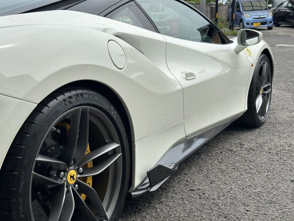 フェラーリ488GTB・ダッシュボード・アルカンターラ内装張替え・カーボン調プロテクションフィルム施工!!!