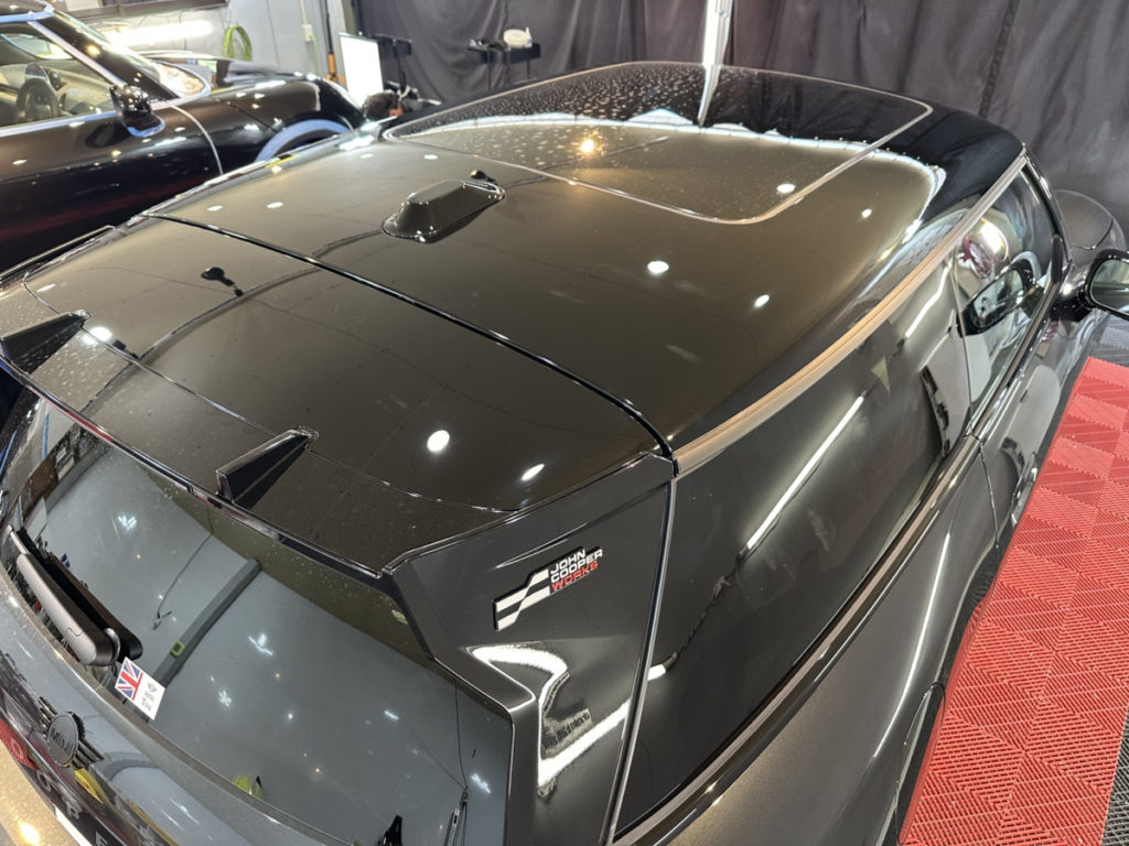 ミニクーパー・ルーフカーラッピング施工!!!