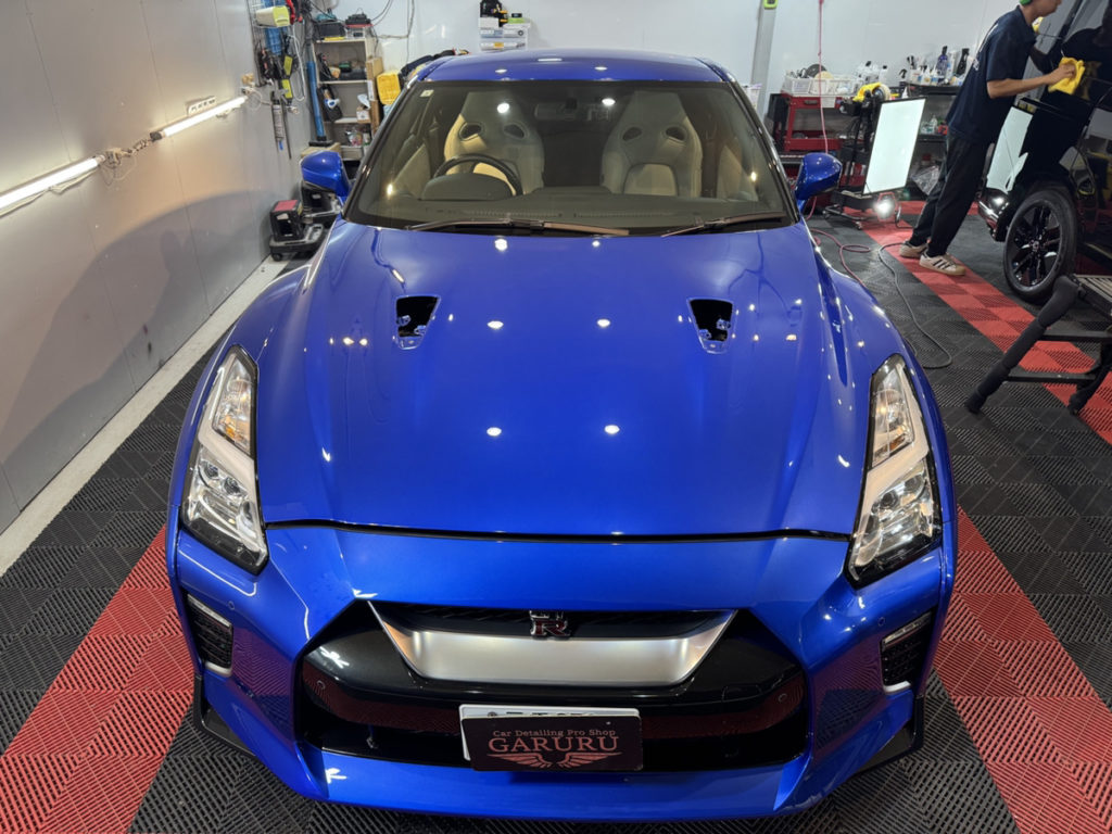 ニッサン・GT-R・ルーフ、ボンネットカーボン調プロテクションフィルム施工！！！