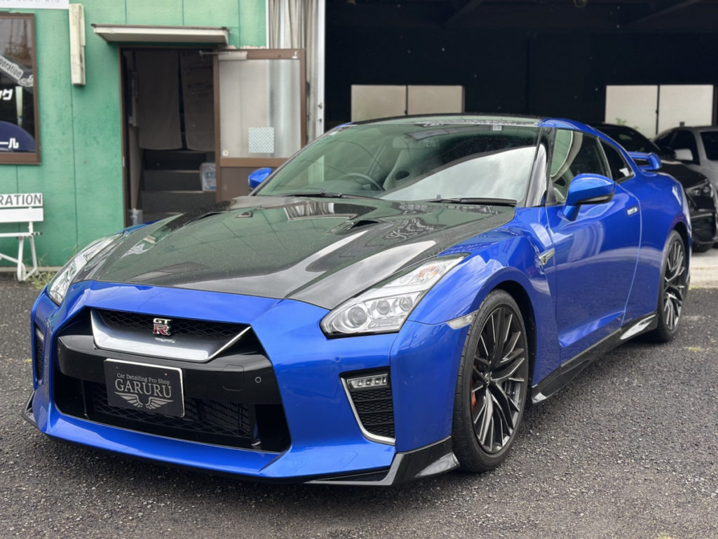 ニッサン・GT-R・ルーフ、ボンネットカーボン調プロテクションフィルム施工！！！