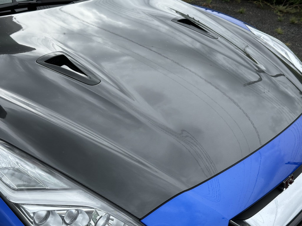 ニッサン・GT-R・ルーフ、ボンネットカーボン調プロテクションフィルム施工！！！