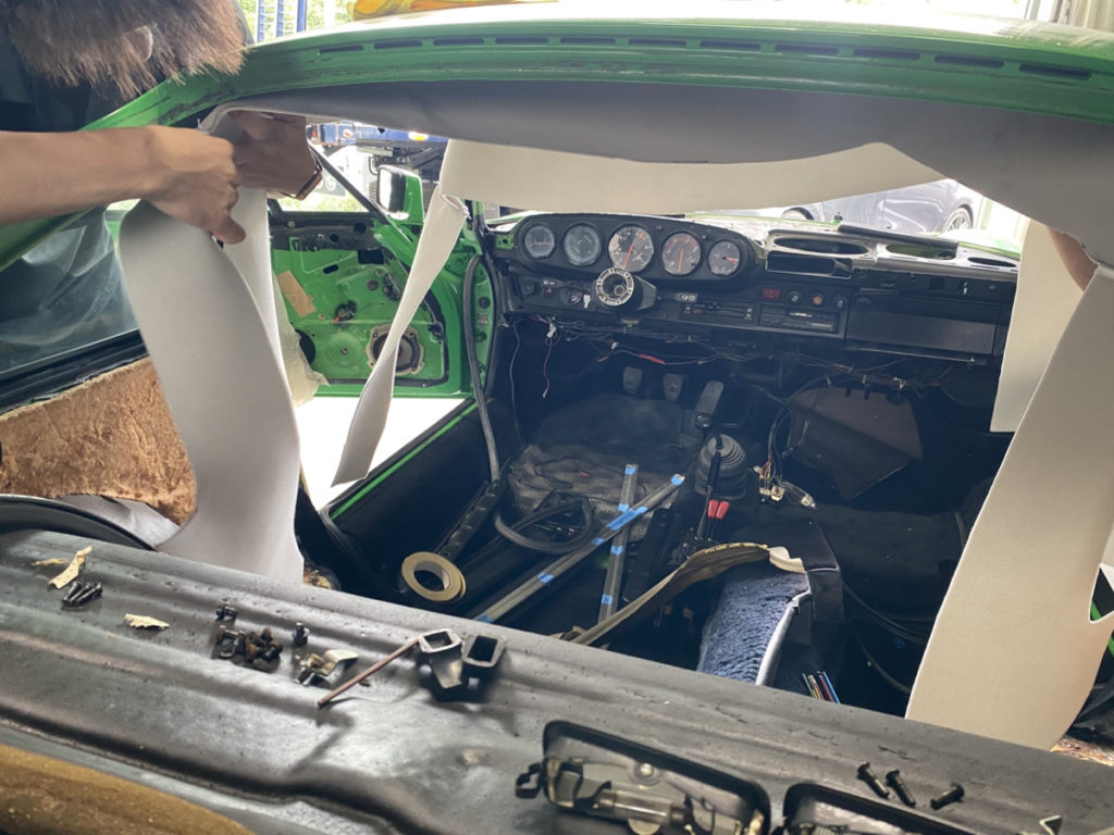 ポルシェ・911(930)内装総張替え!!!