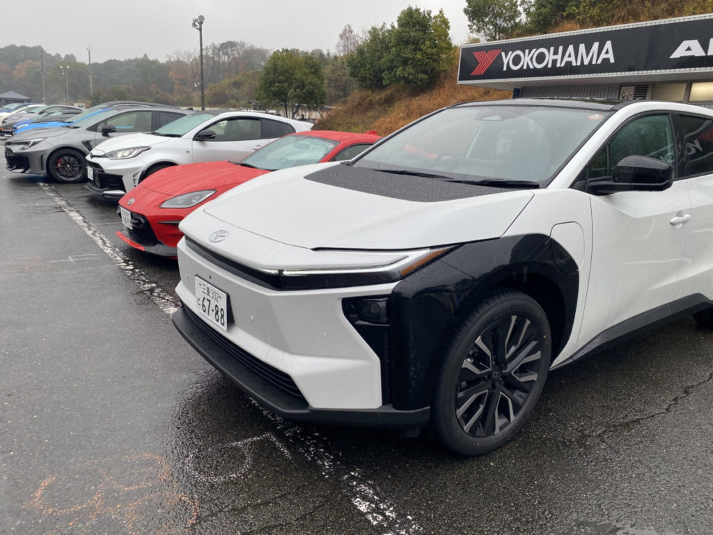 ミニ・クラブマン・セラミックプロイオン2レイヤ－トップコート施工・グリルラッピング施工！！！