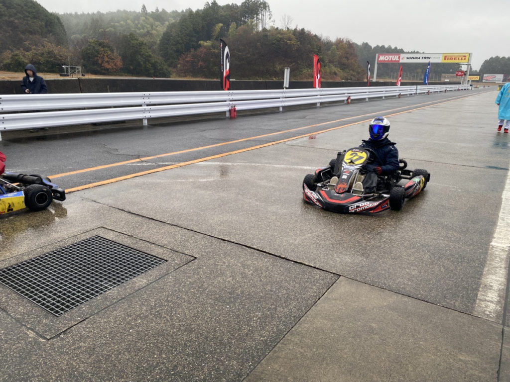 ミニ・クラブマン・セラミックプロイオン2レイヤ－トップコート施工・グリルラッピング施工！！！