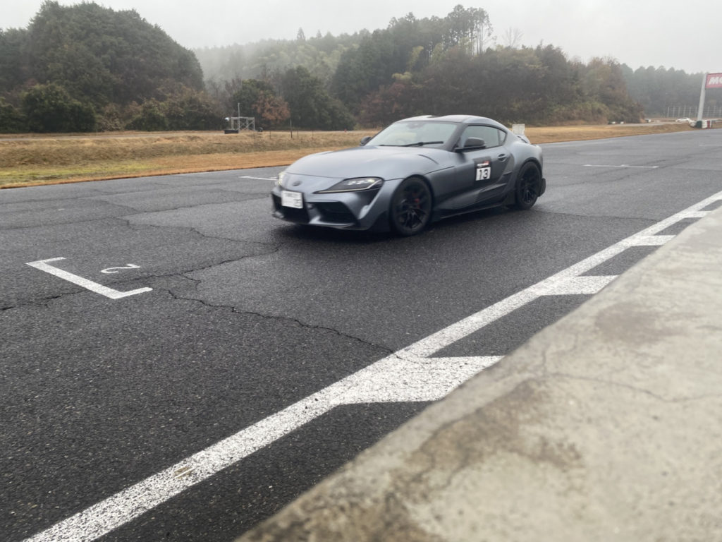 ミニ・クラブマン・セラミックプロイオン2レイヤ－トップコート施工・グリルラッピング施工！！！