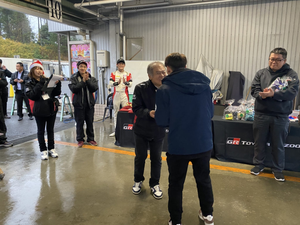 ミニ・クラブマン・セラミックプロイオン2レイヤ－トップコート施工・グリルラッピング施工！！！