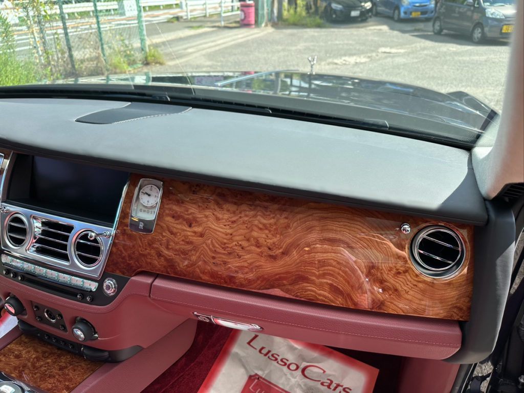 ロールスロイス・ゴースト・ダッシュボード内装張替え！！！