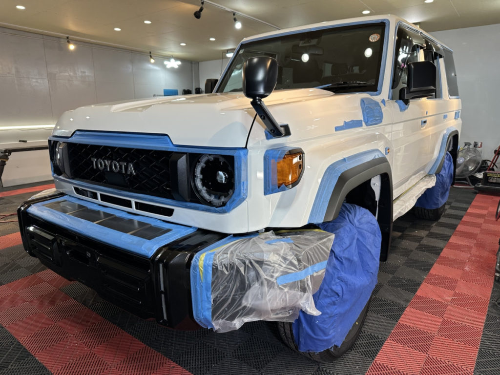 トヨタ・ランドクルーザー70・セラミックプロイオン2レイヤ－トップコート施工・ヘッドライト・プロテクションフィルム施工！！！
