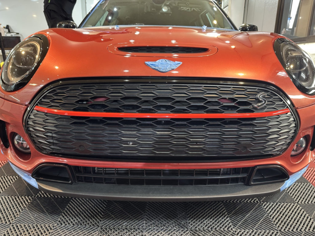 ミニ・クラブマン・セラミックプロイオン2レイヤ－トップコート施工・グリルラッピング施工！！！