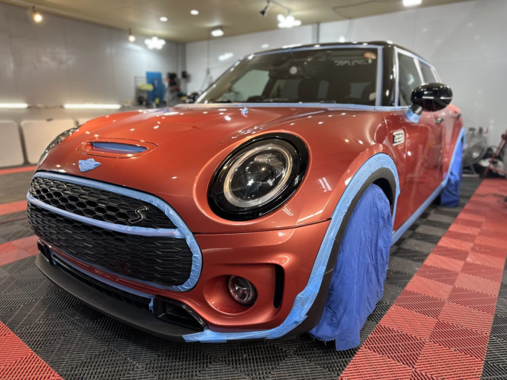 ミニ・クラブマン・セラミックプロイオン2レイヤ－トップコート施工・グリルラッピング施工！！！