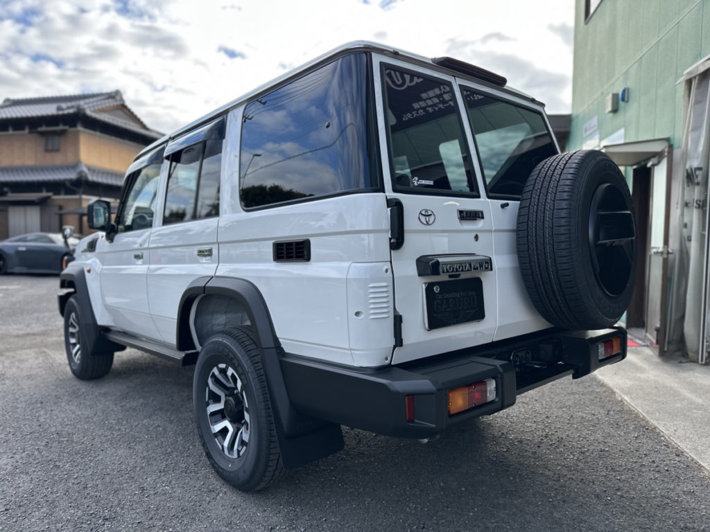 トヨタ・ランドクルーザー70・セラミックプロイオン2レイヤ－トップコート施工・ヘッドライト・プロテクションフィルム施工！！！