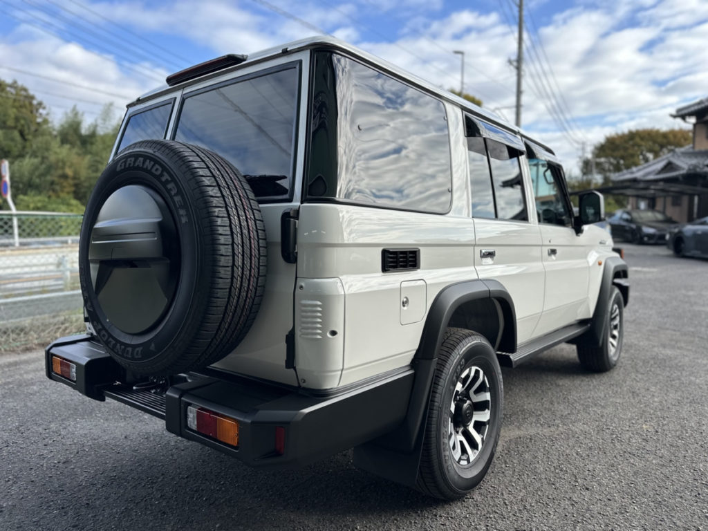 トヨタ・ランドクルーザー70・セラミックプロイオン2レイヤ－トップコート施工・ヘッドライト・プロテクションフィルム施工！！！