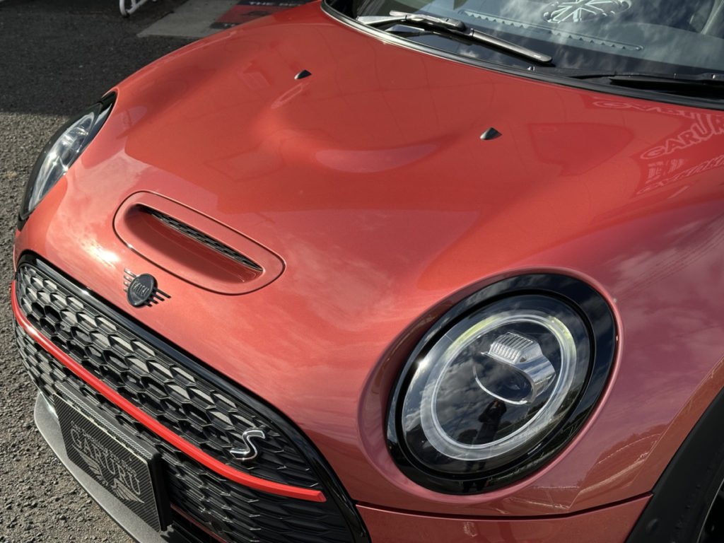ミニ・クラブマン・セラミックプロイオン2レイヤ－トップコート施工・グリルラッピング施工！！！