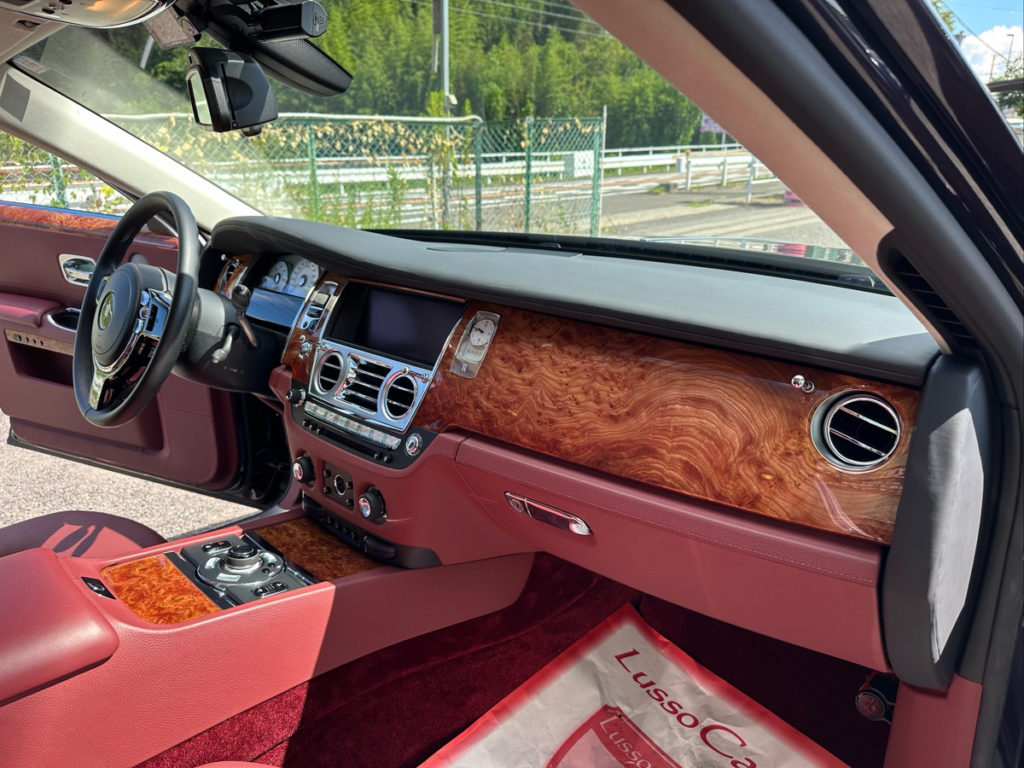 ロールスロイス・ゴースト・ダッシュボード内装張替え！！！