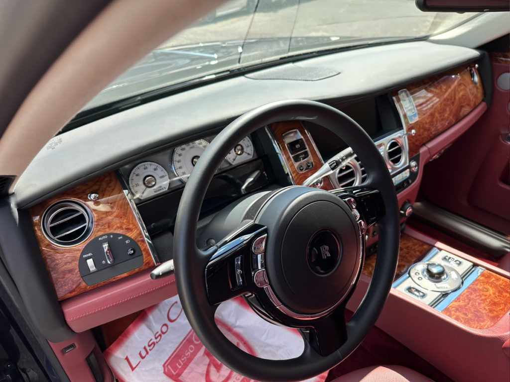 ロールスロイス・ゴースト・ダッシュボード内装張替え！！！