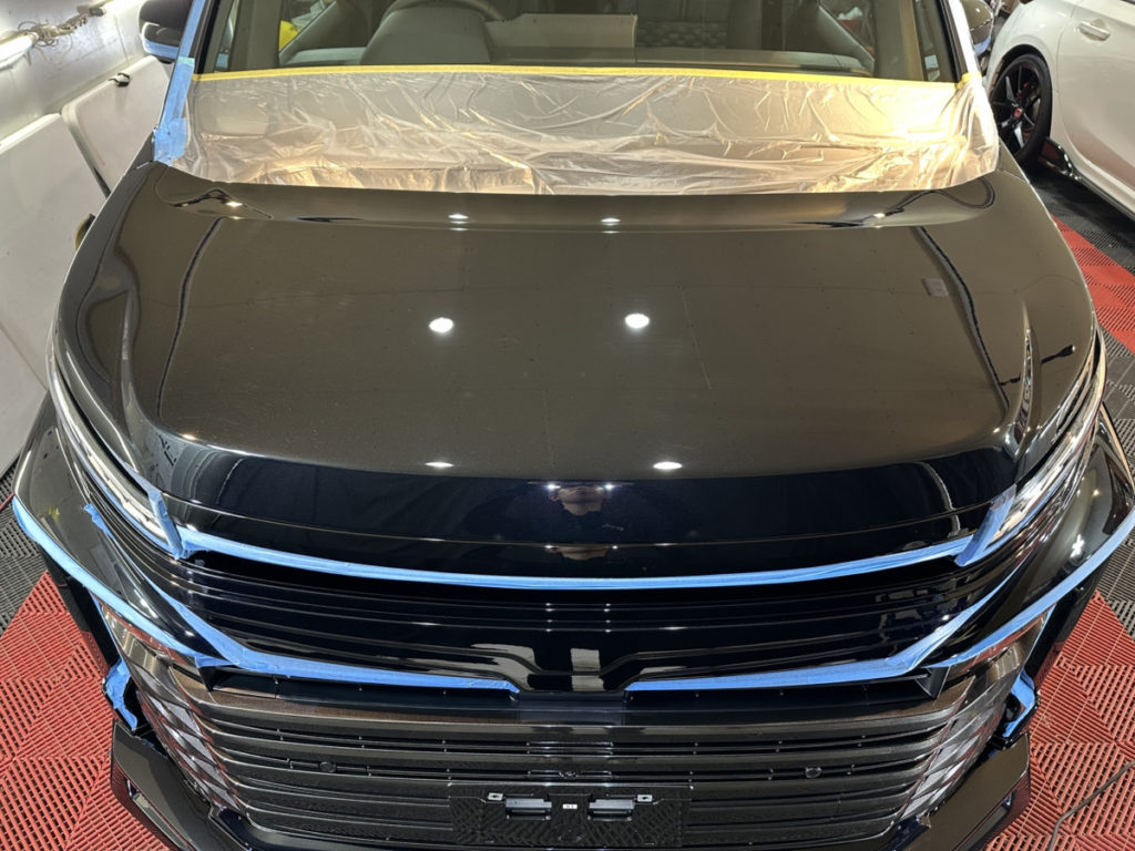 トヨタ・ヴォクシー・セラミックプロION２レイヤ－トップコート施工・ヘッドライト・プロテクションフィルム施工！！！