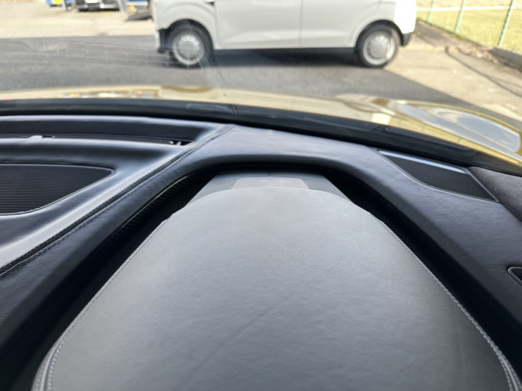 アウディ・R8・ダッシュボード内装張替え！！！